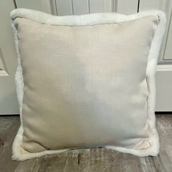 Let it Snow pillow with faux fur trim - Picture 2 of 5